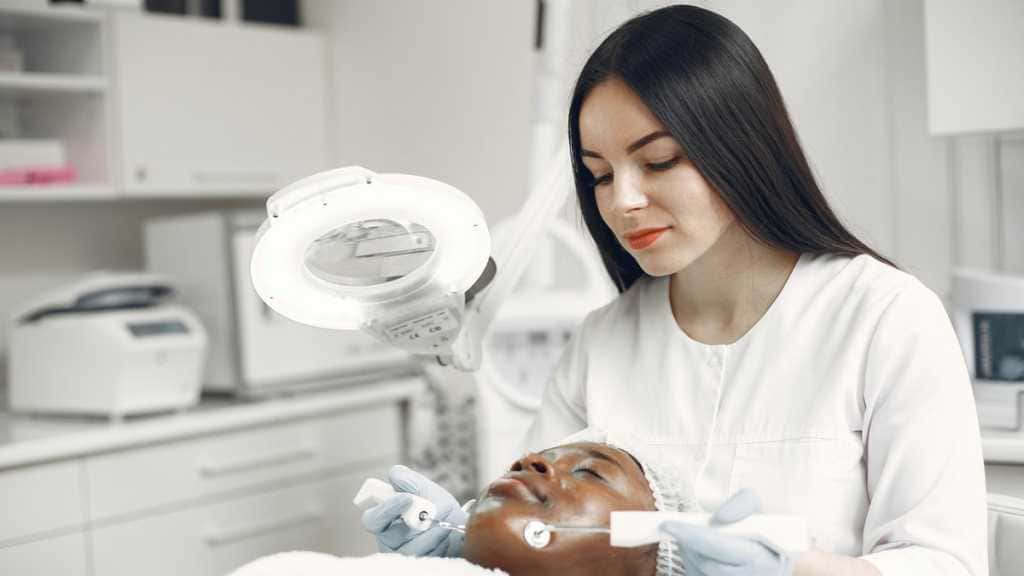 Como conquistar os primeiros pacientes de uma clínica de estética Como conquistar os primeiros pacientes de uma clínica de estética