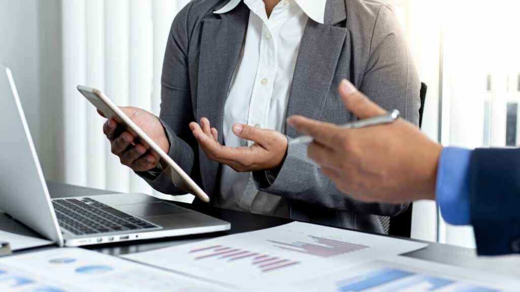 Estratégias para atingir a liderança digital Estratégias para atingir a liderança digital