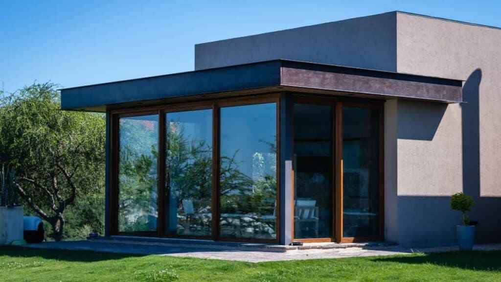 Insulfilm para residências: Como a película residencial previne acidentes com vidros? Insulfilm para residências