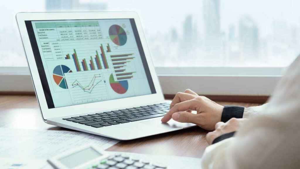 Gestão financeira: 4 estratégias para reduzir custos no e-commerce Gestão financeira