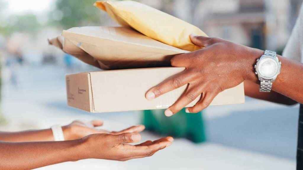 Rastreamento de Encomendas Nacional e Internacional: Guia Completo Rastreamento de Encomendas Nacional e Internacional: Guia Completo